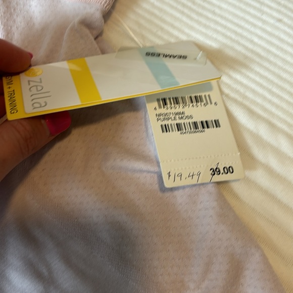 Zella top - Picture 3 of 3